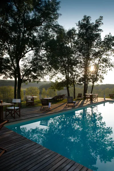 Photo de la piscine du château de Salettes